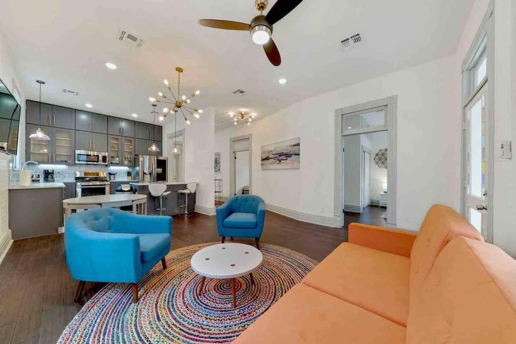 Historic home with heated Mini Pool walking distance to downtown San Antonio!