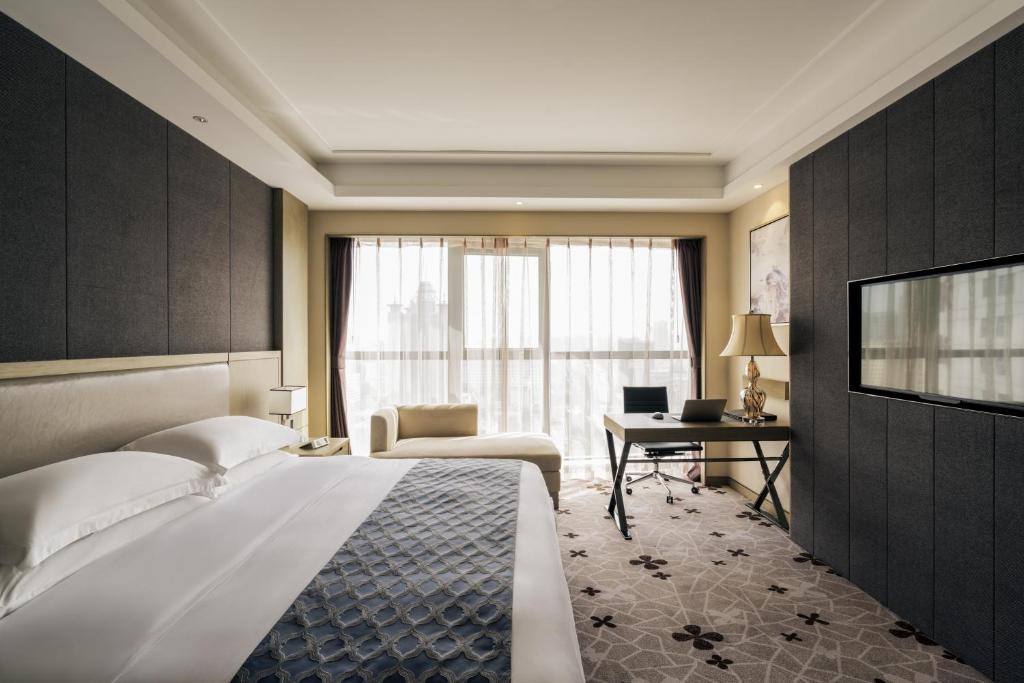 Mercure Wuhan Changqing Park
