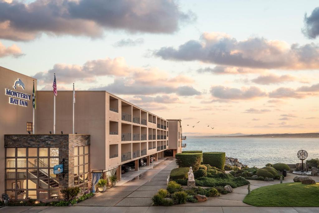 Monterey Bay Inn (Monterey)