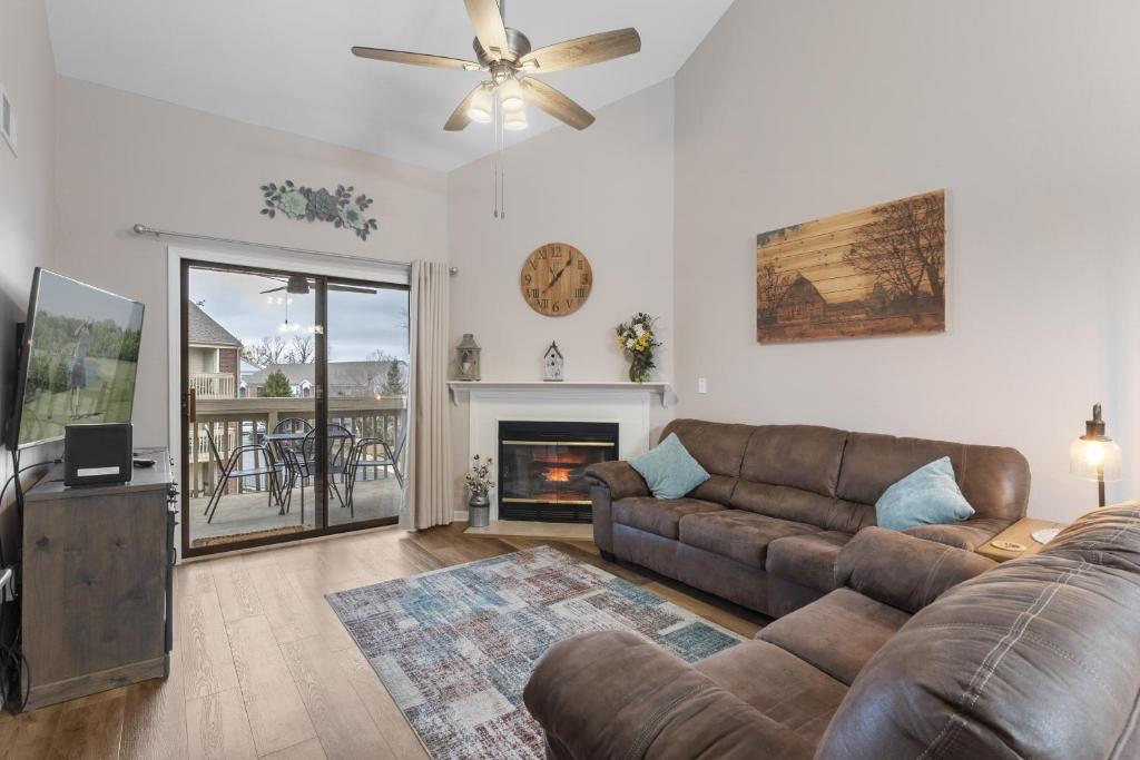 Perfectly on Pointe condo