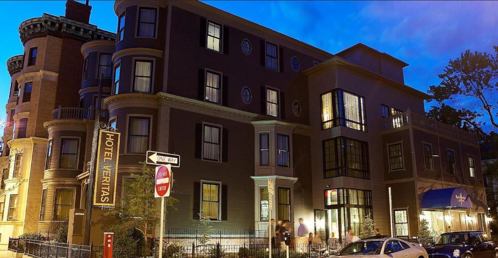 Hotel Veritas (Cambridge)