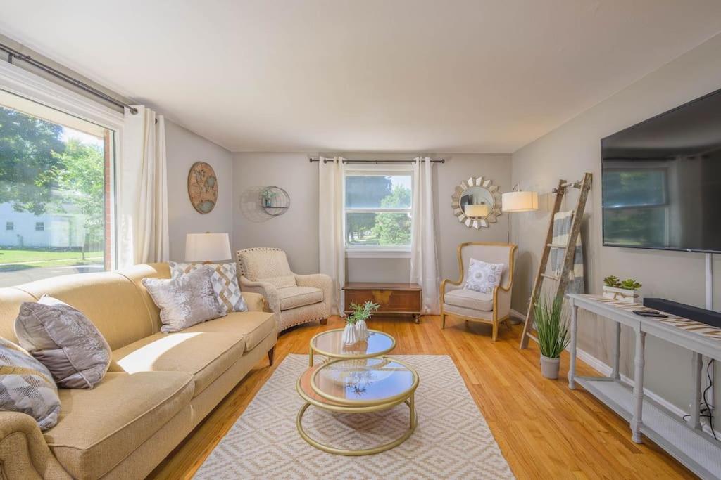 Ｌｕｘｕｒｙ Ｌａｍｂｅａｕ sʟᴇᴇᴘs 8 - 5 ʙᴇᴅs - 2 ʙᴀᴛʜs