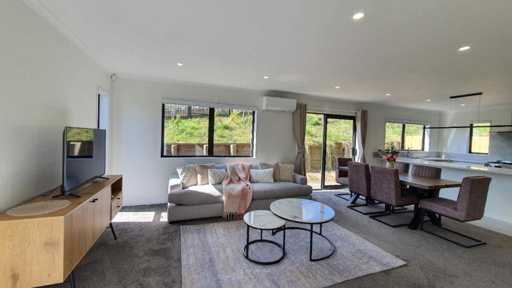 Stunning 3 bedrooms house in Hillcrest - Close to Waikato Univercity & Cambridge