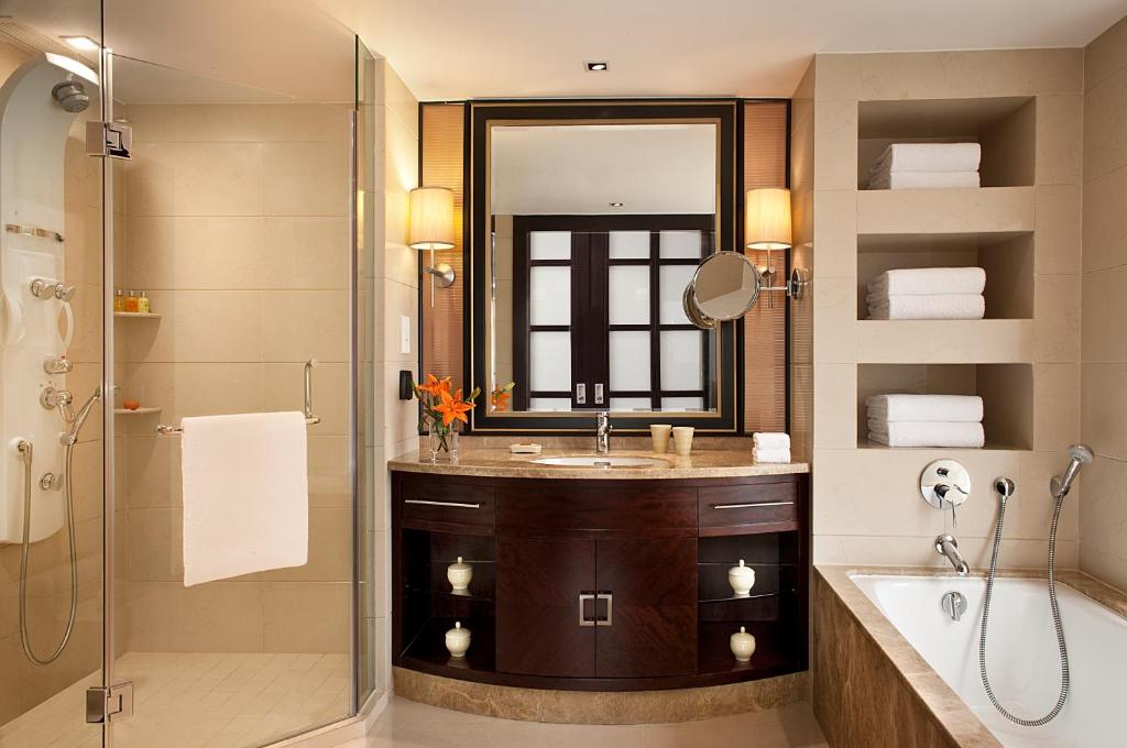 Sheraton Ningbo Hotel - Tianyi Square