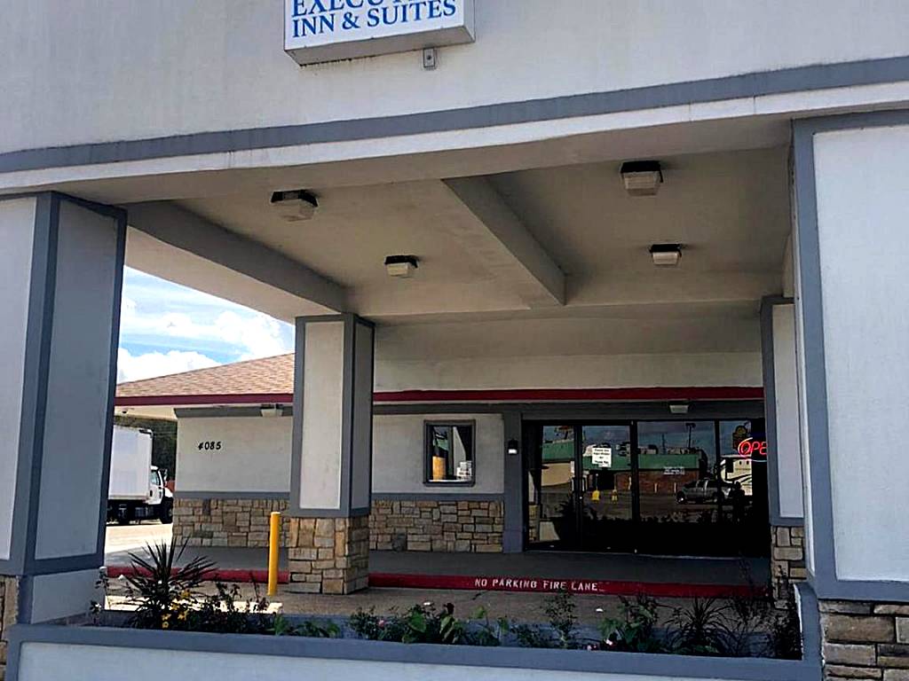 Executive Inn & Suites