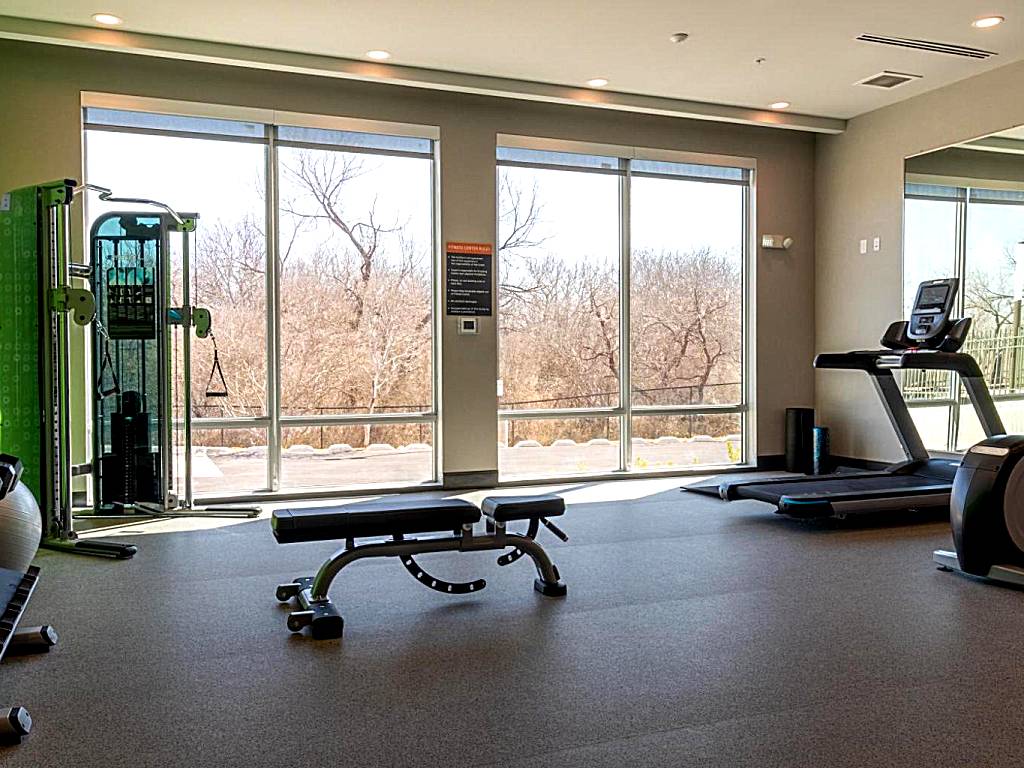 La Quinta Inn & Suites by Wyndham San Antonio Seaworld LAFB