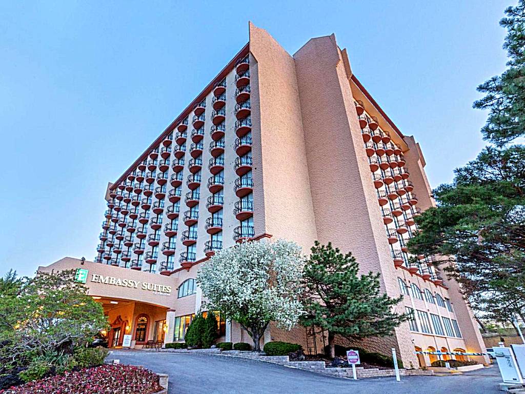 Embassy Suites by Hilton Kansas City Plaza