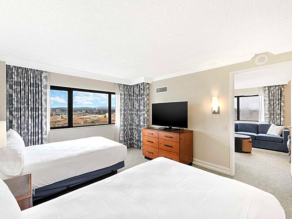 Embassy Suites by Hilton Anaheim-Orange: Double Suite with Sofa Bed and Balcony (Anaheim)