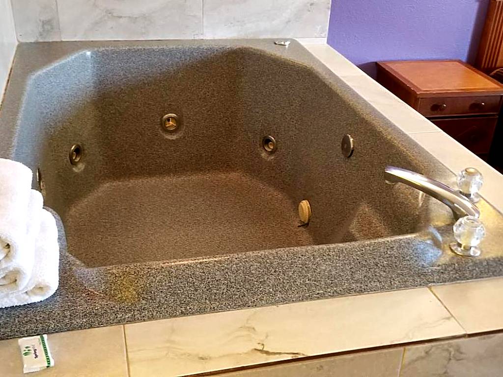 Fullerton Inn: King Room with Spa Bath (Fullerton)