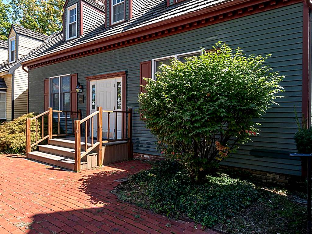 Century Suites Hotel: Queen Suite (Bloomington)