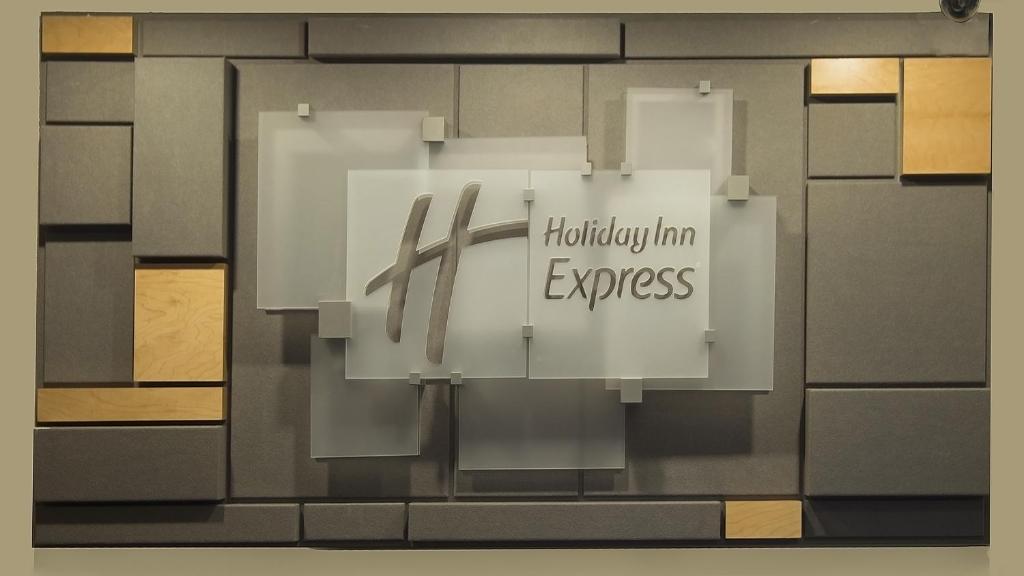 Holiday Inn Express - San Antonio Airport, an IHG Hotel