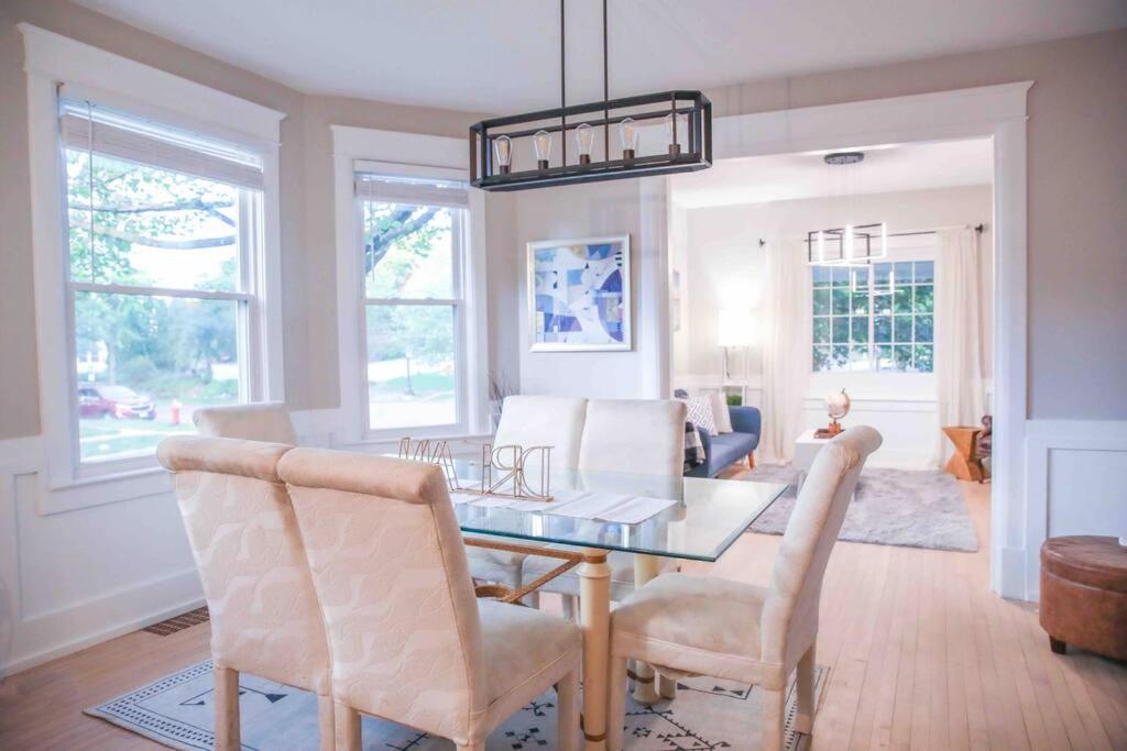 Newly renovated 2 bedroom condo centrally located