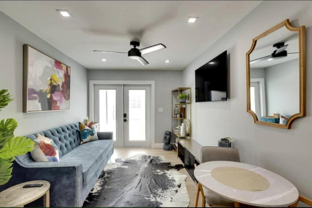 Lytle Palm Villa - Brand New!