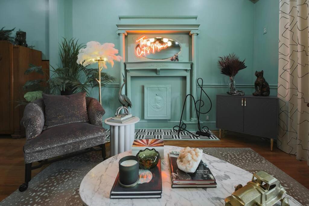 The Cat's Meow Apt 1 Sunset Heights