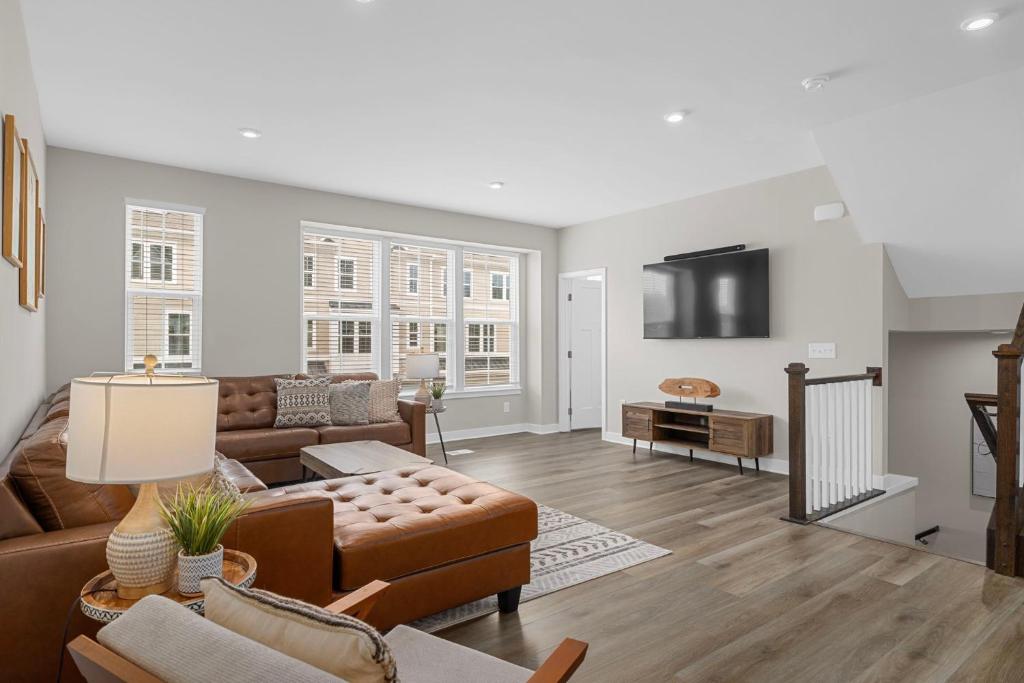 Stunning and Spacious 4-bedroom Townhome! The Dye at Barefoot Resort 403