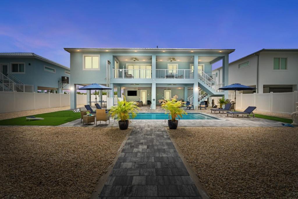 Mermaid's Paradise ~ Pool ~ Dock ~ Games ~ Views